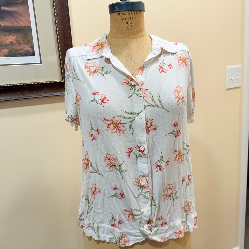 Torrid White Floral Button Down Knot Top